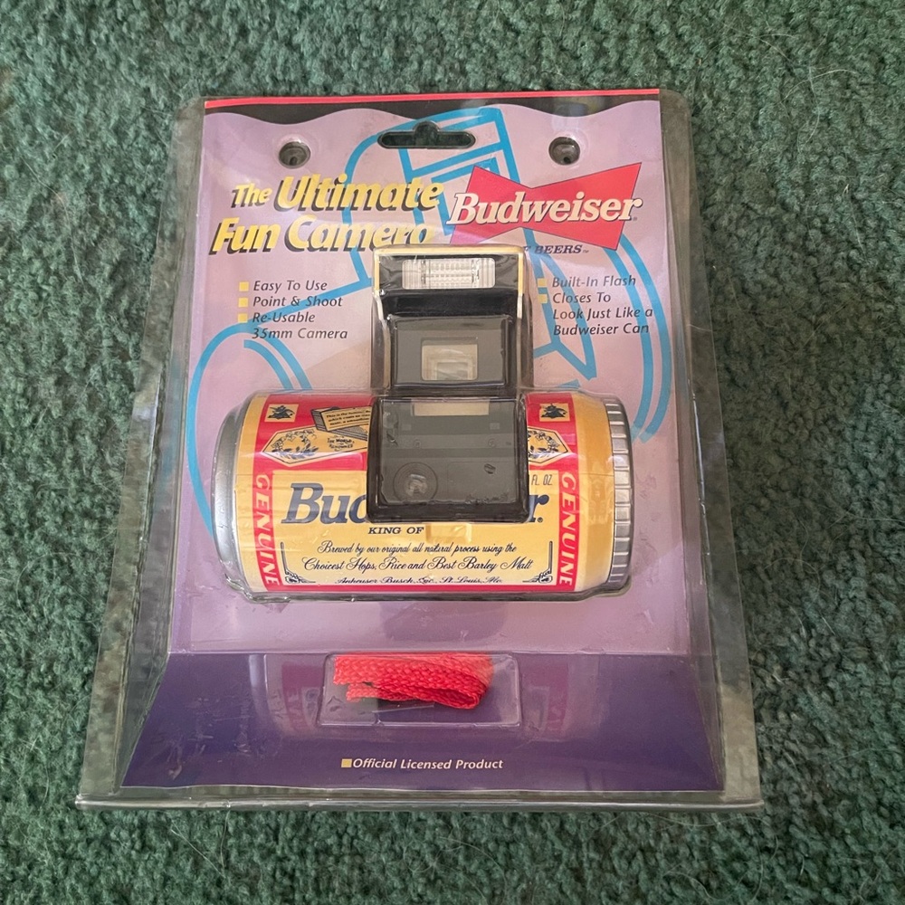 Rare Vintage Budweiser Ultimate Fun 35mm Camera NIB